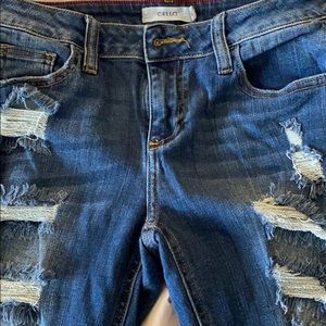 Cropped ripped denim Jean Capri